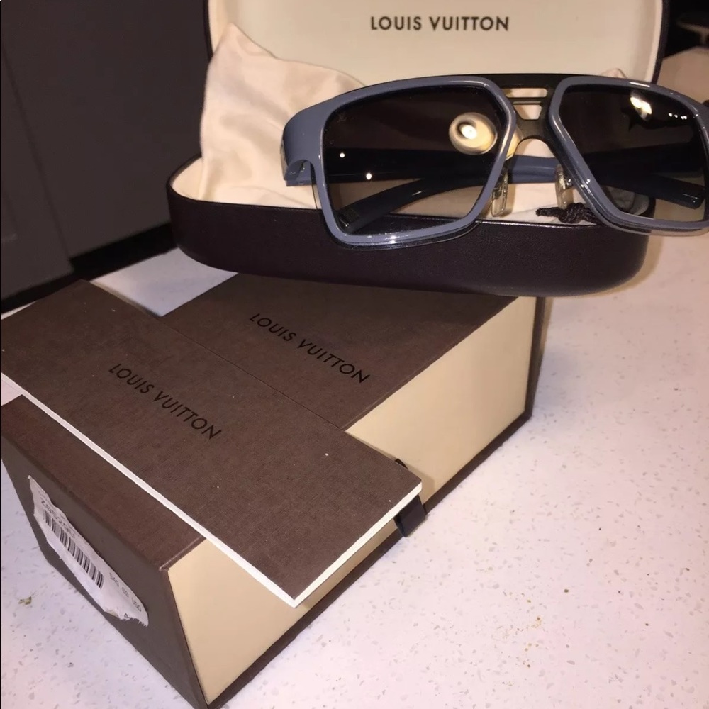 💯Louis Vuitton Enigme GM Grey Sunglasses Z0529U